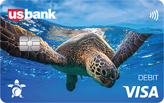 Tarjeta 17. Diseño de tarjeta de débito Visa de tortuga marina en el mar.
